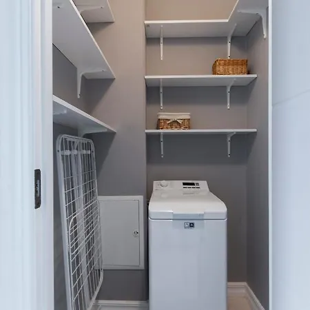Cozy & Discreet In Apartment *